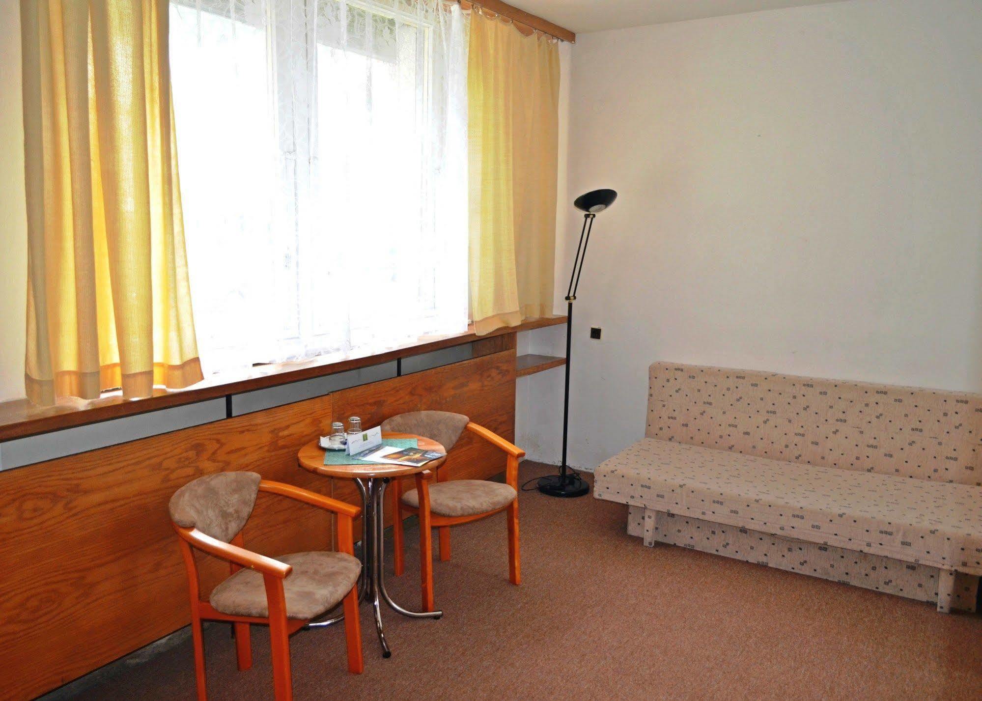 Bungalovy Fis Economy Villa Štrbské Pleso Esterno foto