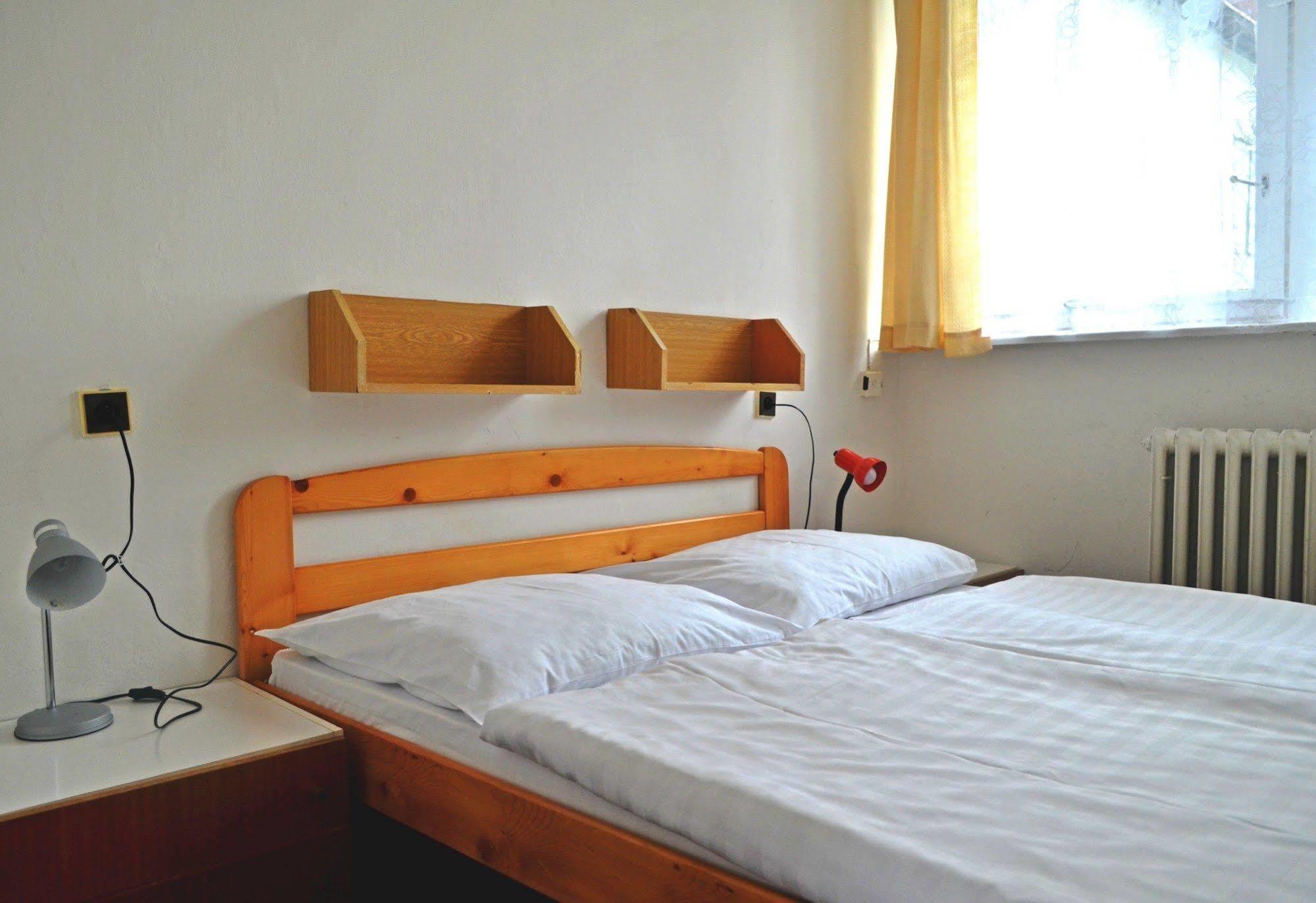 Bungalovy Fis Economy Villa Štrbské Pleso Esterno foto