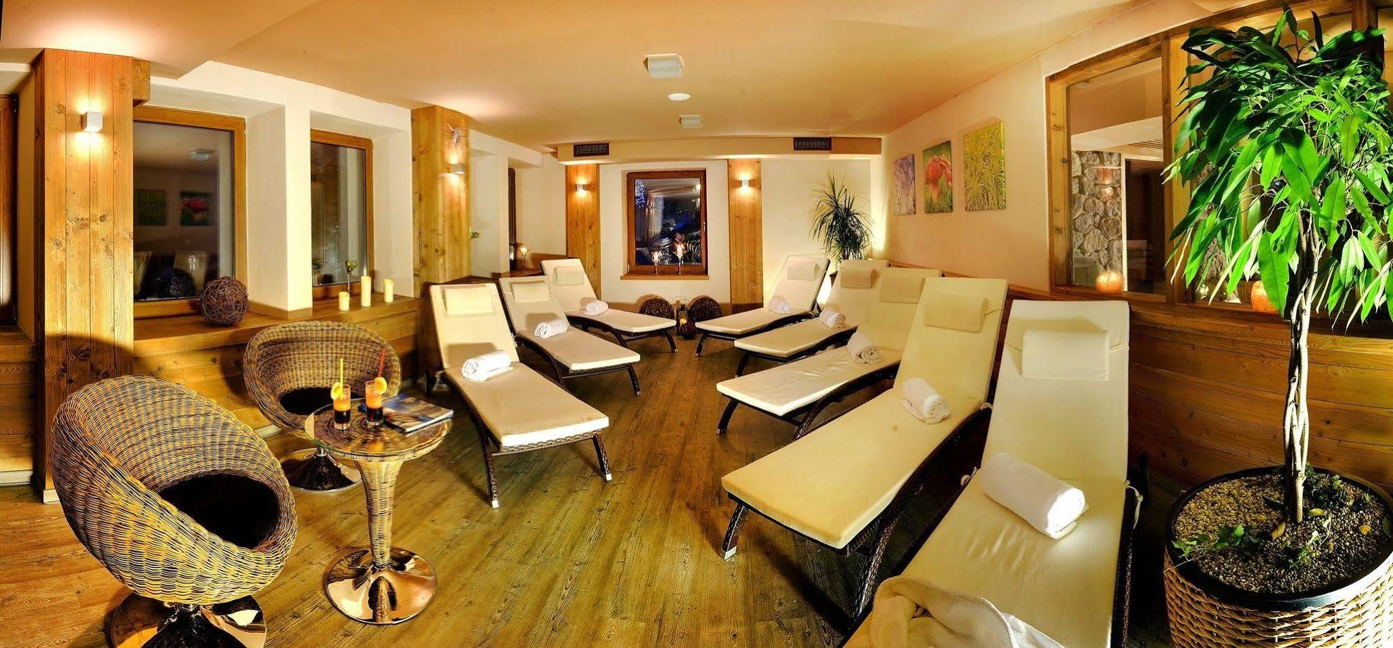 Bungalovy Fis Economy Villa Štrbské Pleso Esterno foto