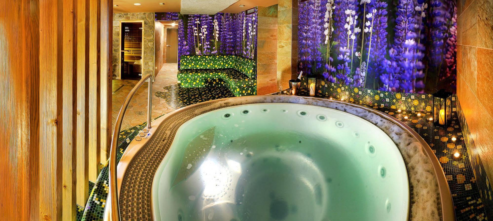 Bungalovy Fis Economy Villa Štrbské Pleso Esterno foto